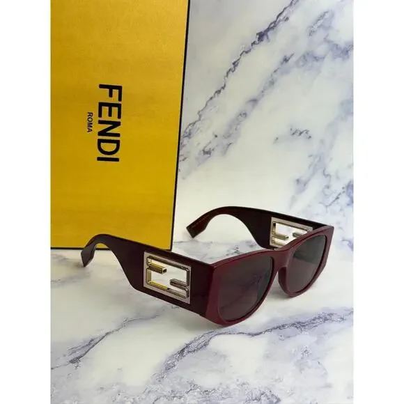 NEW Fendi FE40109I Burgundy Baguette Sunglasses